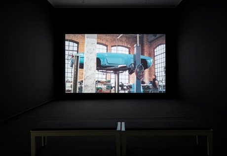 Installationsansicht Rob Crosse, ars viva 2021 – Preis für Bildende Kunst, Kunstverein Hannover © Foto: Raimund Zakowski. 